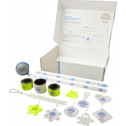 Zestaw próbek z produktami odblaskowymi, biały