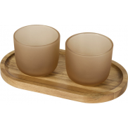 Male zestaw drewnianej tacy do serwowania i szklanek, piasek pustyni