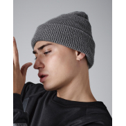 Czapka z nićmi odblaskowymi - black