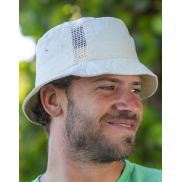 Sportowy kapelusz z wstawkami z siatki