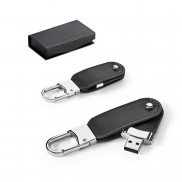 BRAGG 8GB. Pamięć USB o pojemności 8 GB z PU i karabińczykiem - Czarny
